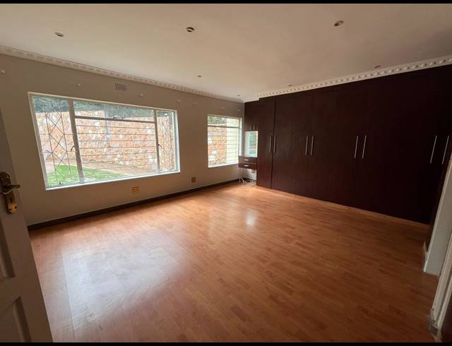 4 bed property to rent in GLENVISTA